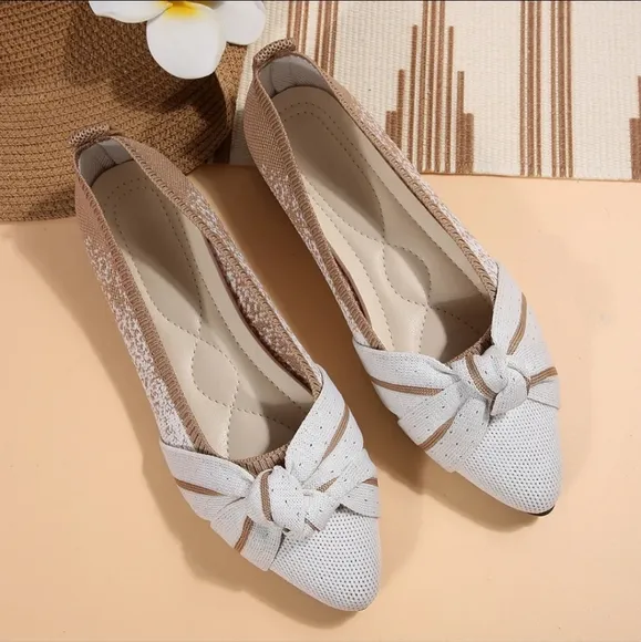 Contrast Point Toe Flats Slip-Ons