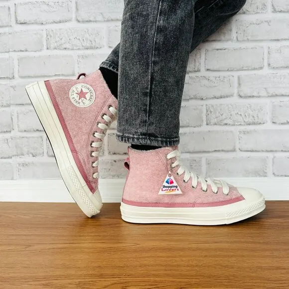 🤩Converse Womens Shoes Chuck 70 Hi Sneakers 8.5 Pink Winter Faux Mohair A07943C