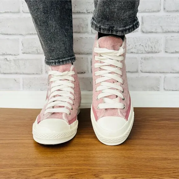 🤩Converse Womens Shoes Chuck 70 Hi Sneakers 8.5 Pink Winter Faux Mohair A07943C
