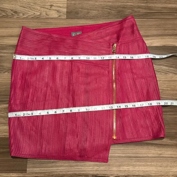 CUSP Genuine Leather Raspberry Lined Goldtone Zipper Mini Skirt Neiman Marcus M