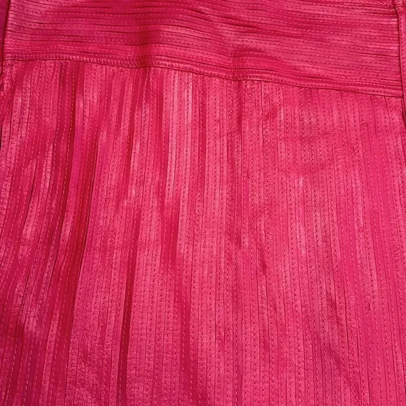 CUSP Genuine Leather Raspberry Lined Goldtone Zipper Mini Skirt Neiman Marcus M