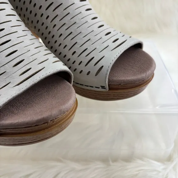 DANSKO DANAE BLOCK HEELS WITH VELCRO STRAP SIZE 39