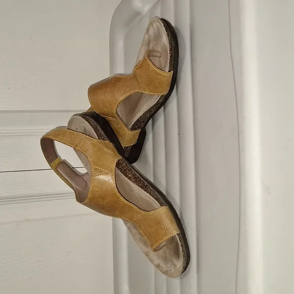 Dansko leather sandals strappy - 38 / 7 - camel