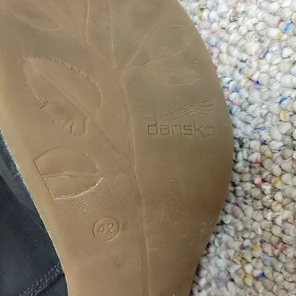 Dansko Marietta black heeled leather boots Euro 42/ US 11.5-12 side zip