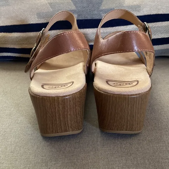 Dansko sacha burnished calf tan summer sandals wedges 11