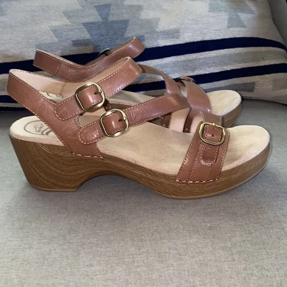 Dansko sacha burnished calf tan summer sandals wedges 11