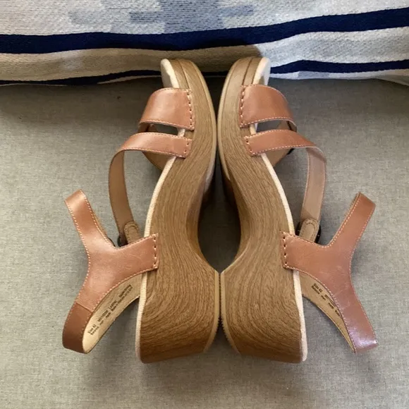 Dansko sacha burnished calf tan summer sandals wedges 11