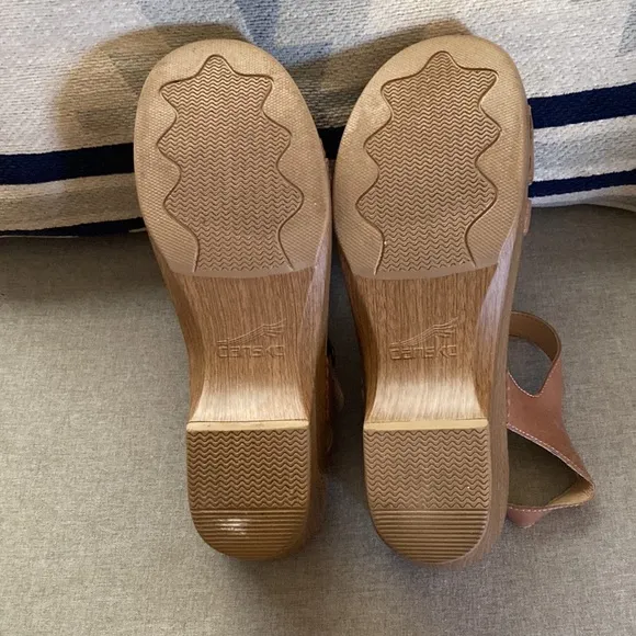 Dansko sacha burnished calf tan summer sandals wedges 11