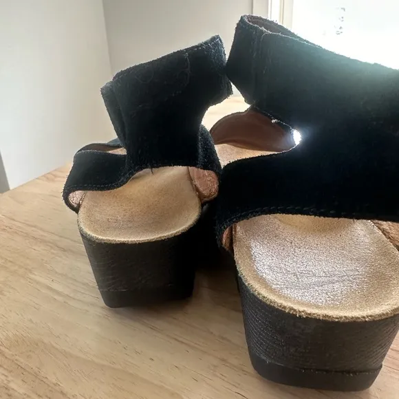 Dansko Taylin Sandals. Size 41