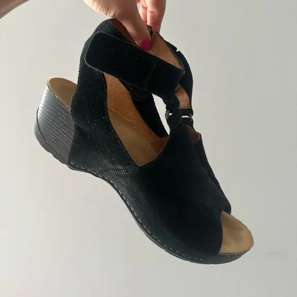 Dansko Taylin Sandals. Size 41