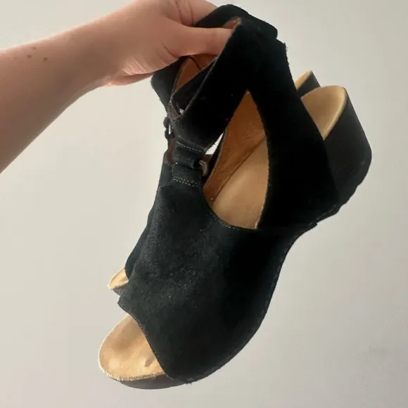 Dansko Taylin Sandals. Size 41