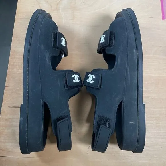 Designer Black Dad Sandals strappy size 40 / 8.5 US