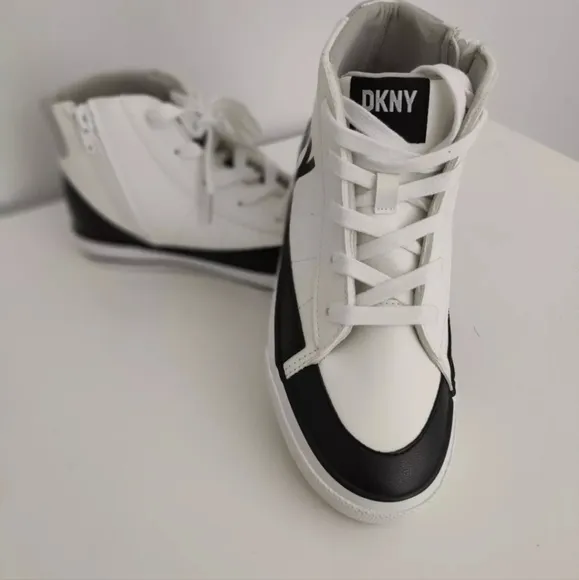 DKNY GIRLS &amp; BIG KID HANNAH LEENA HIGH TOP SNEAKERS Sz 5