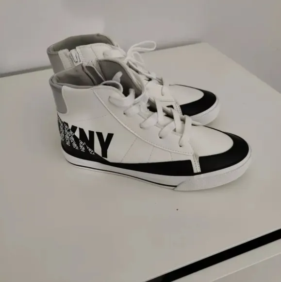 DKNY GIRLS &amp; BIG KID HANNAH LEENA HIGH TOP SNEAKERS Sz 5