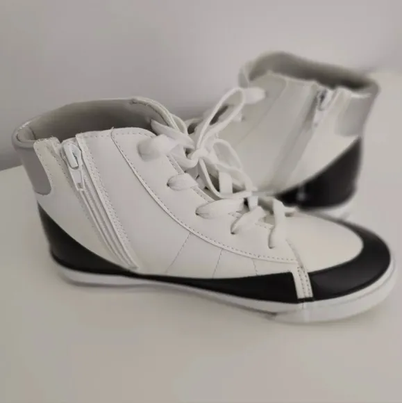 DKNY GIRLS &amp; BIG KID HANNAH LEENA HIGH TOP SNEAKERS Sz 5