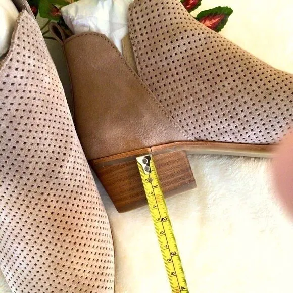 DOLCE VITA STACKED HEEL ALMOND SUEDE BOOTS 9.5 NWT