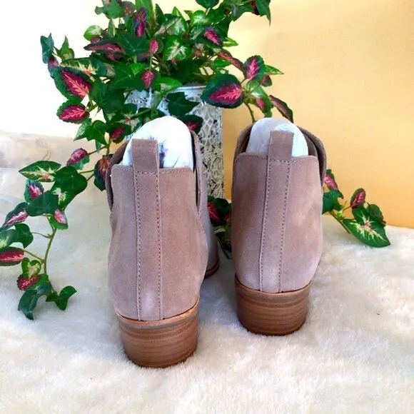 DOLCE VITA STACKED HEEL ALMOND SUEDE BOOTS 9.5 NWT
