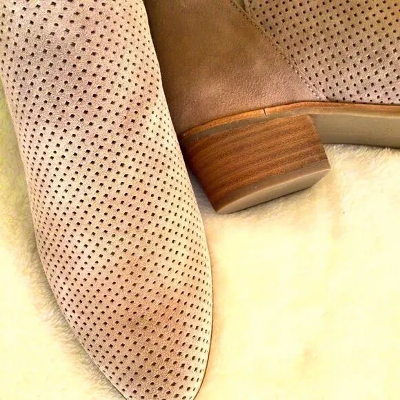 DOLCE VITA STACKED HEEL ALMOND SUEDE BOOTS 9.5 NWT
