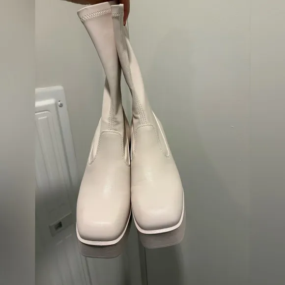 DOLLS KILL WINDSOR SMITH STACKED BADDEST WHITE “LEATHER” PLATFORM BOOTS Sz 8