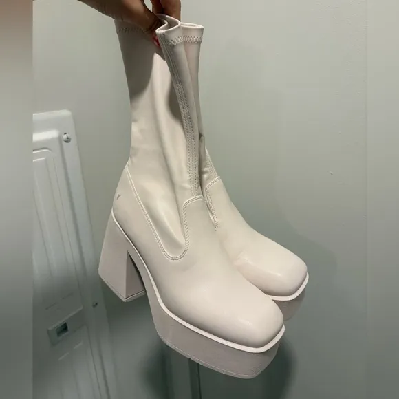 DOLLS KILL WINDSOR SMITH STACKED BADDEST WHITE “LEATHER” PLATFORM BOOTS Sz 8