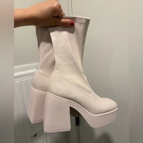 DOLLS KILL WINDSOR SMITH STACKED BADDEST WHITE “LEATHER” PLATFORM BOOTS Sz 8