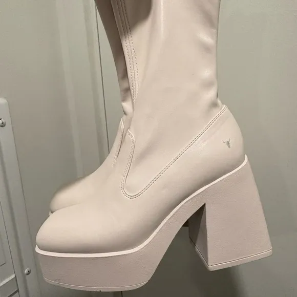 DOLLS KILL WINDSOR SMITH STACKED BADDEST WHITE “LEATHER” PLATFORM BOOTS Sz 8