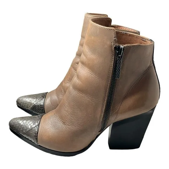 Donald‎ J Pliner &quot;Volt&quot; Leather Snakeskin Pointed Cap Toe Boots Booties Size 8