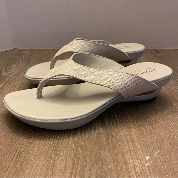 DONALD J. PLINER ‘Cisar-90’ Embossed Metallic Crocodile Print Thong Sandals