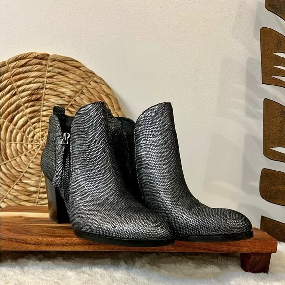 Donald J. Pliner Edyn Metallic Block Heel Ankle Boots