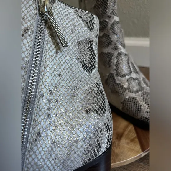 Donald J Pliner Snakeskin Sonoma boots‎ women’s size 10