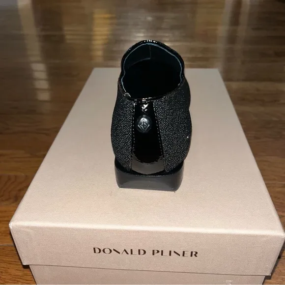 Donald Pliner Adeline Beaded Loafers Black Sparkly Women’s Size 6
