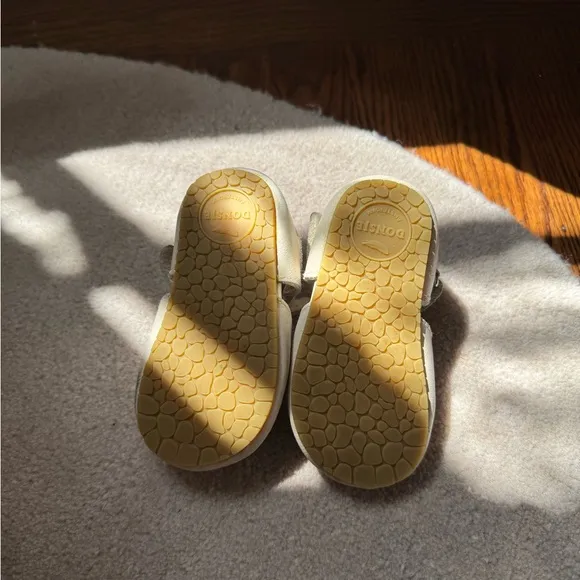 Donsje Poms Shoes | Off White Metallic Leather EUC 12-18 month