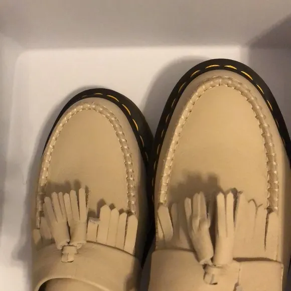 Dr. Martens Adrian vintage taupe Virginia Soft Leather Tassel Loafers size 11