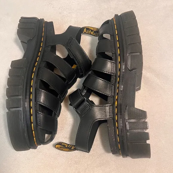 Dr. Martens Ricki Fisherman Platform Sandals Women's Black Chunky Leather Size 9