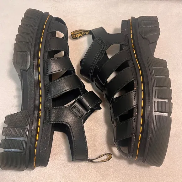 Dr. Martens Ricki Fisherman Platform Sandals Women's Black Chunky Leather Size 9