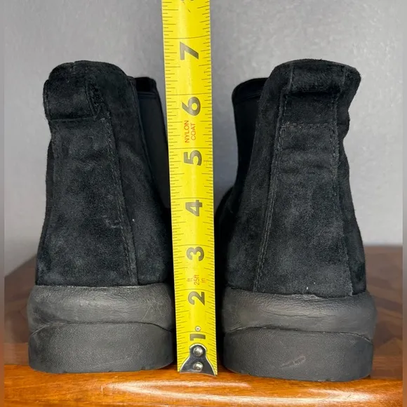 Duluth Trading black suede pull on Chelsie boot 11W