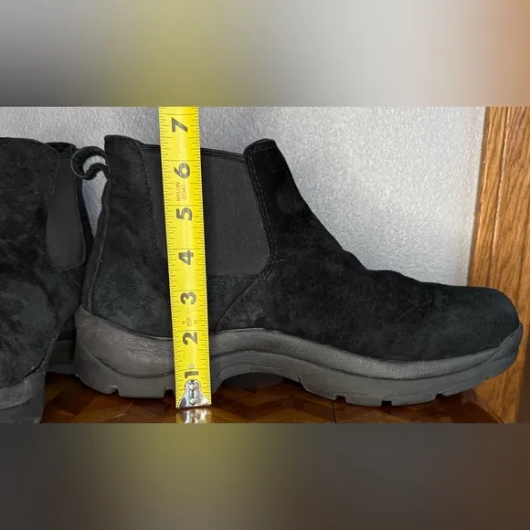 Duluth Trading black suede pull on Chelsie boot 11W