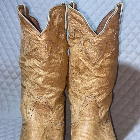 Durango Natural Color Soft Leather Cowboy Boots. Wooden Heel. Size 8M. Like New.