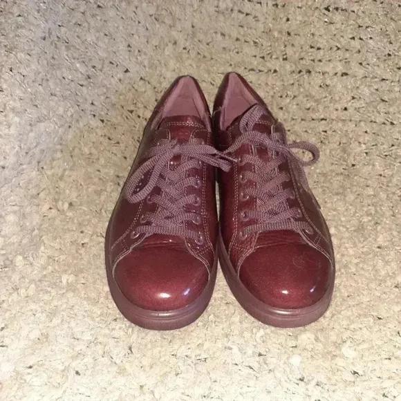 ECCO-Burgundy Red/Purple Patent Leather-Glossy Sneakers-Sz 41-10.5-Near Mint