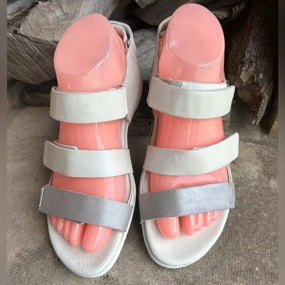 ECCO Flash leather sandals with all adjustable velcro straps Sz-37(6-6.5).   C