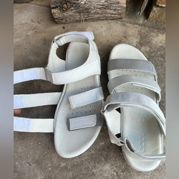 ECCO Flash leather sandals with all adjustable velcro straps Sz-37(6-6.5).   C