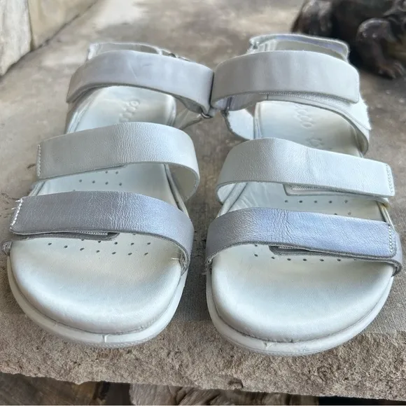 ECCO Flash leather sandals with all adjustable velcro straps Sz-37(6-6.5).   C