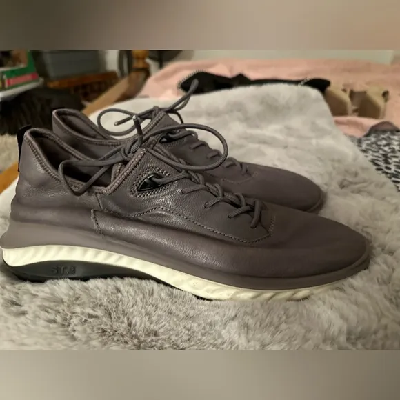 Ecco Grey St. 360 Sport Gravity Full Grain Leather Lightweight Sneakers 11-11.5