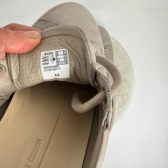 ECCO Mens Soft 7 Sneaker Gray Nubuck Mens US 8 Casual Leather Walking Shoes