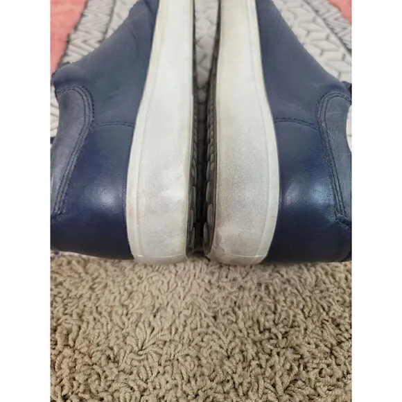 ECCO TOWN SNEAKERS IN NAVY BLUE, SZ 10/44