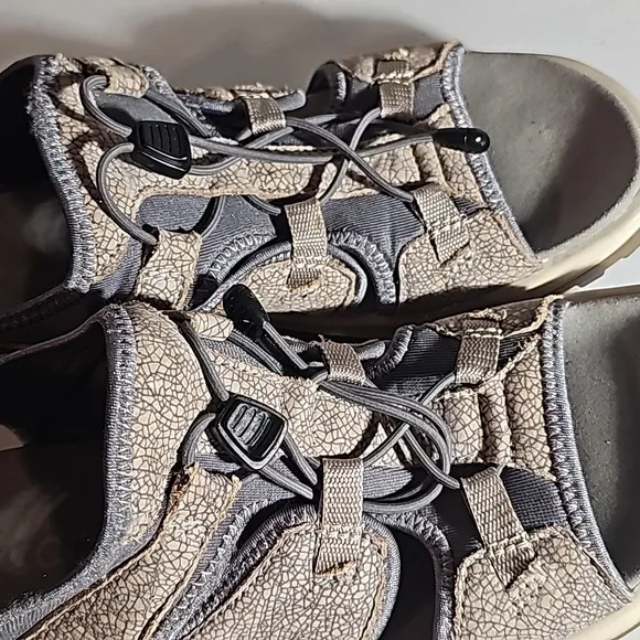 ECCO WOMENS OFFROAD SANDALS Nude/ Marine Toggle velcro VGUC Sz 40 (9-9.5 US)