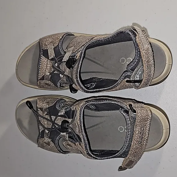 ECCO WOMENS OFFROAD SANDALS Nude/ Marine Toggle velcro VGUC Sz 40 (9-9.5 US)