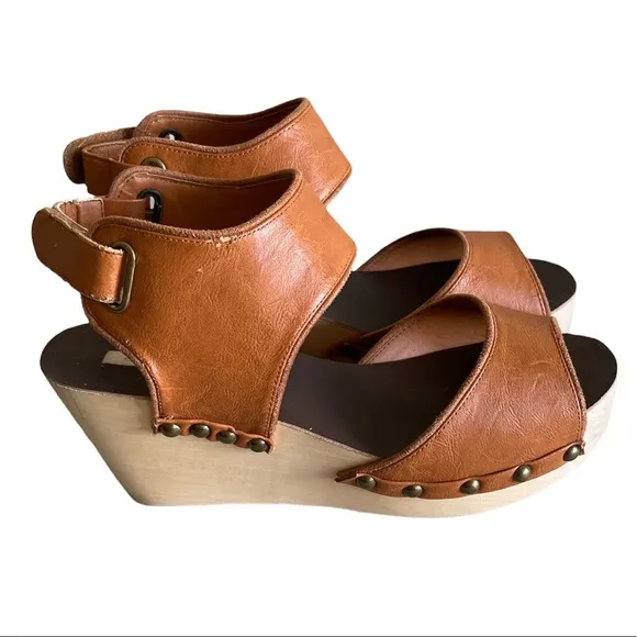 Ecote Wood Wedge Leather Sandals