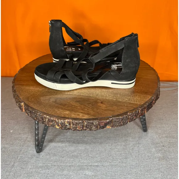 Eileen Fischer Sola Tumbled Nubuck Leather Gladiator Back Zip Sandals Size 5