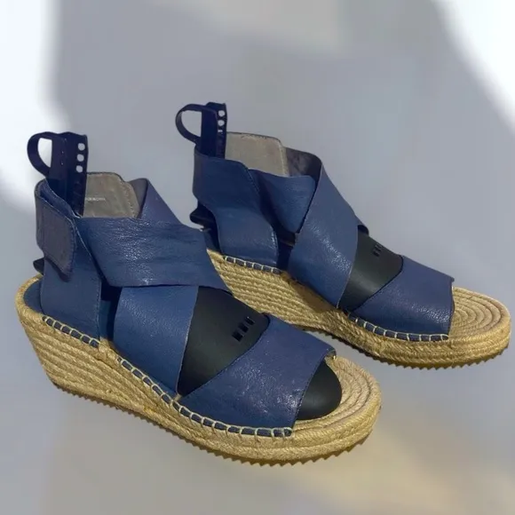 EILEEN FISHER RARE Willow Blue Leather Wedge Espadrille Sandals Women’s Size 9